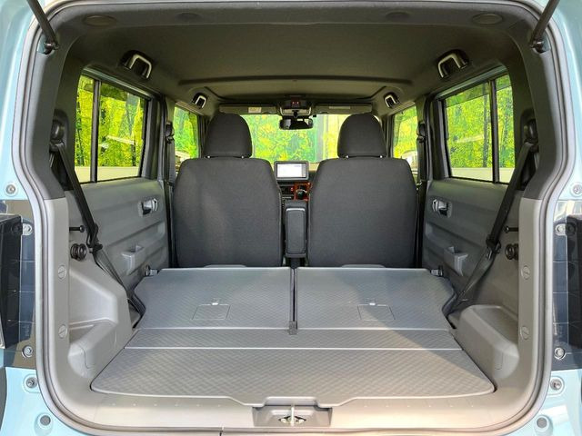 ���i�̂���������ʋ΁A���}���ɏ\���ȉ׎��X�y�[�X���m�ۂ��Ă���܂��B�Z�J���h�V�[�g��|���ƁA�傫�ȉו��̐ύڂ��\�ł���