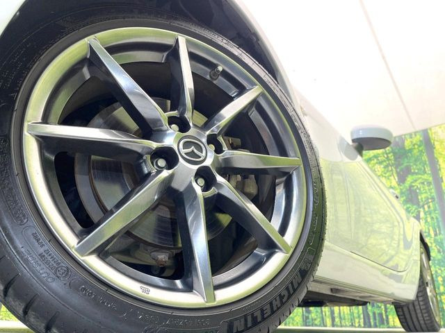 【純正17インチアルミホイール】外観にマッチした純正アルミホイールを装着しております。各種社外アルミホイールや、スタッドレスタイヤも取扱いしております。是非ご相談ください♪