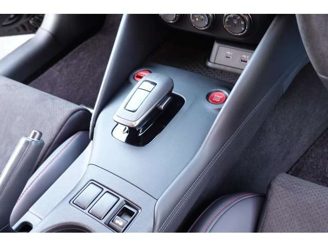 NISMO��p�v�b�V���G���W���X�^�[�^�[&�h���C�u���[�h�Z���N�^�[�B