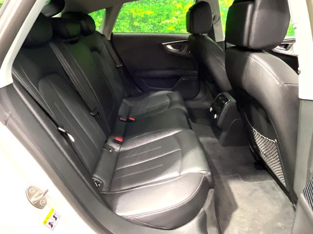 ●レザーシート:高級感漂うブラックレザーシートは、使用感も少なく良好なコンディションを保っております!その他、気になる箇所がございましたらお気軽にお問合せ下さい!