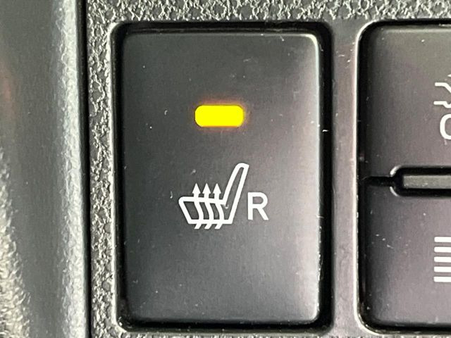 【シートヒーター】寒い日に重宝するシートヒーター!エアコンより早く温まってくれるので寒がりの人も安心ですね♪エアコンの温風は乾燥するから苦手、という方にもをおすすめです。