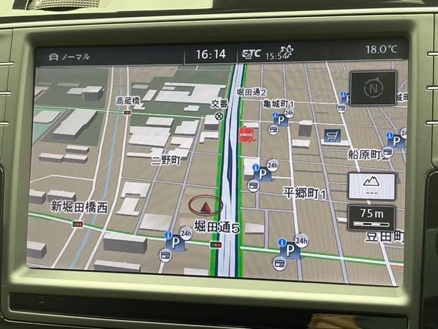 �������i�r:��̊��̂���i�r�́A����������ԓ������o���Ă���܂��BBluetooth�Đ��ȂǃI�[�f�B�I�@�\���[�����Ă���܂��̂ŁA�^�]�����y���߂܂���