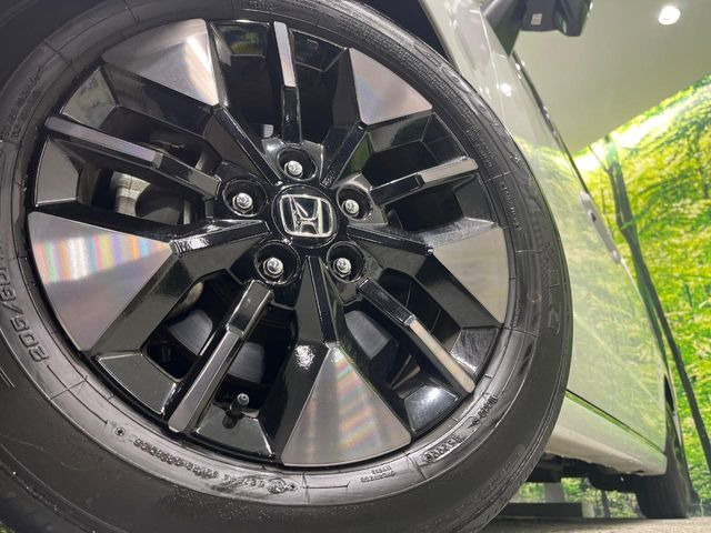 �y����16�C���`�A���~�z�C�[���z�O�ςɃ}�b�`���������A���~�z�C�[���𑕒����Ă���܂��B�e��ЊO�A���~�z�C�[����A�X�^�b�h���X�^�C�����戵�����Ă���܂��B���񂲑��k����������