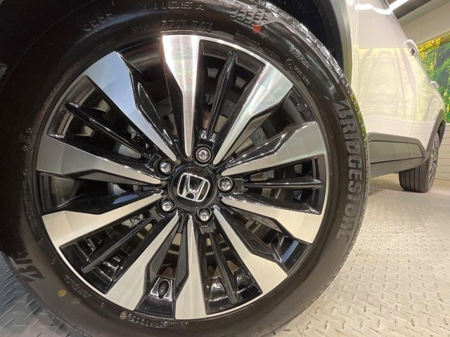 �y����17�C���`�A���~�z�C�[���z�O�ςɃ}�b�`���������A���~�z�C�[���𑕒����Ă���܂��B�e��ЊO�A���~�z�C�[����A�X�^�b�h���X�^�C�����戵�����Ă���܂��B���񂲑��k����������