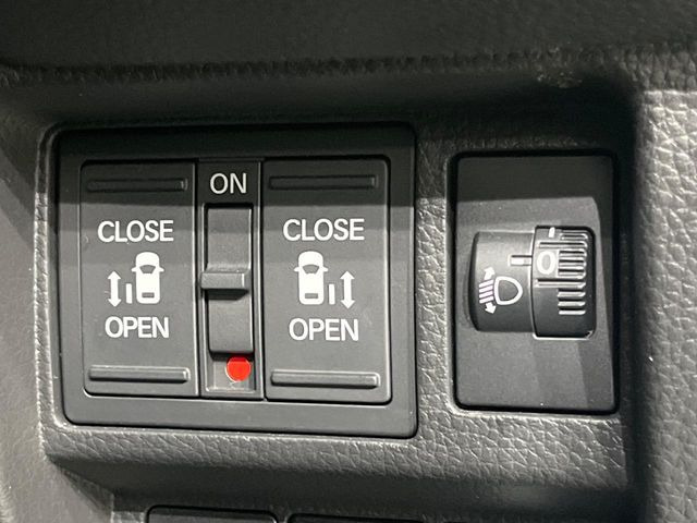 �y�����p���[�X���C�h�h�A�z�X�}�[�g�L�[��^�]�Ȃ̃X�C�b�`�Ō�ȗ����X���C�h�h�A�̊J���\���d��������͂����ăh�A���J����K�v�������A�����Ȃ��q�l�ł��ȒP�ɊJ���߂ł����K�ł���