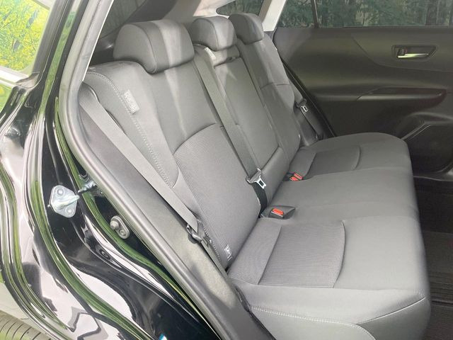 後部座席も気になる運転席シート廻りは使用感も少なく、良好な状態となっています。前オーナー様が丁寧に使っていたことがよくわかりますね。ようなキズ・汚れやへたり等、大きなダメージはなく、良好な状態です。