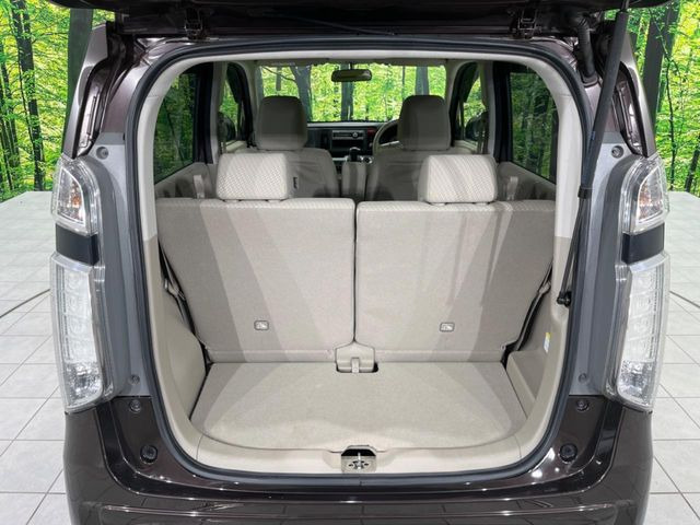 ���i�̂���������ʋ΁A���}���ɏ\���ȉ׎��X�y�[�X���m�ۂ��Ă���܂��B�Z�J���h�V�[�g��|���ƁA�傫�ȉו��̐ύڂ��\�ł���