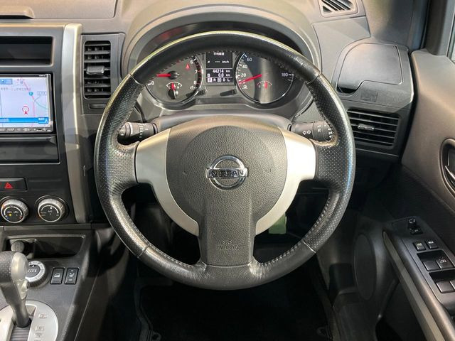 �y�����v�����X�e�A�����O�z�㎿�Ȋv���g�p���邱�ƂŁA��ɂ����������݂ƂĂ��^�]���₷���n���h���ł���