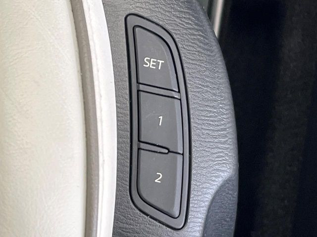 【メモリー機能付きパワーシート】ドライバーごとに設定したシート位置を記憶して、ボタン一つで切り替えできる便利な機能!運転する方が複数名いらっしゃるご家庭におすすめです♪