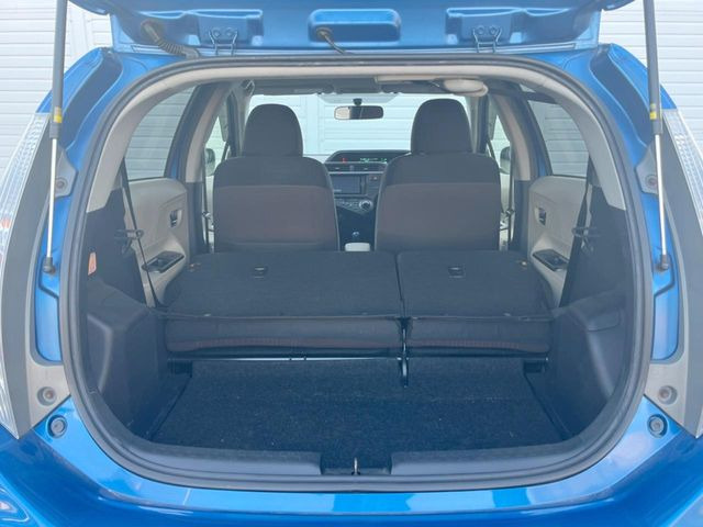 ���i�̂���������ʋ΁A���}���ɏ\���ȉ׎��X�y�[�X���m�ۂ��Ă���܂��B�Z�J���h�V�[�g��|���ƁA�傫�ȉו��̐ύڂ��\�ł���