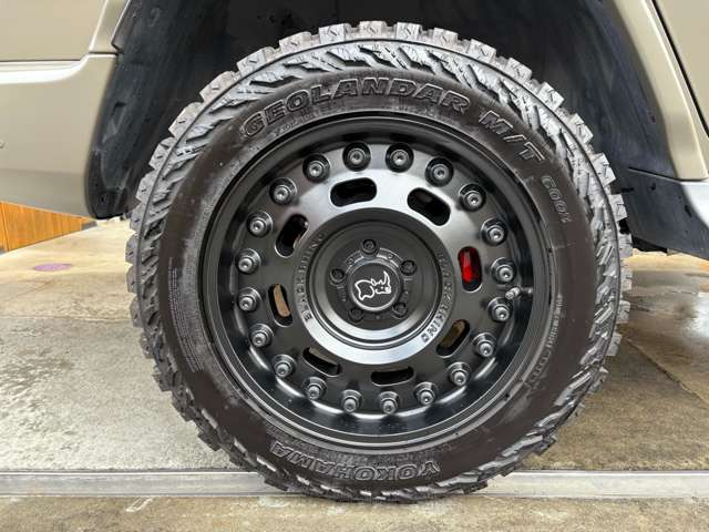 �u���b�N���C�m�z�C�[��20�C���`(�O��^�C���T�C�Y285/55R20)