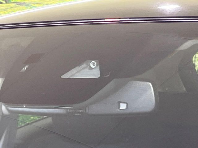 �y�X�}�[�g�u���[�L�T�|�[�g�z���s���ɑO���̎ԗ�����F�����A�Փ˂������Ȏ��͌x��ƃu���[�L�ŏՓˉ���Ɣ�Q�y�����A�V�X�g�B�����S�Ƀh���C�u�����y���݂��������܂��B