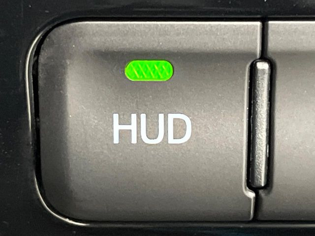 �y�w�b�h�A�b�v�f�B�X�v���C�z���݂̑��x�⑖�s�����f�W�^���\���ŉ^�]�ȑO���̃K���X�ɓ��e!�^�]���A�ڐ������炳���K�v�ȏ����m�F�ł���̂łƂ��Ă��֗��ň��S!