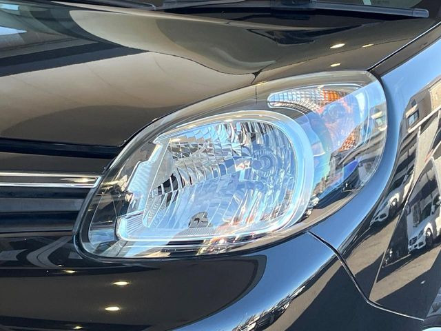 ●ヘッドライト:ヘッドライトは黄ばみも少なく、綺麗な状態を保っております。黄ばみ防止のレンズコーティングの施工も可能でございます。