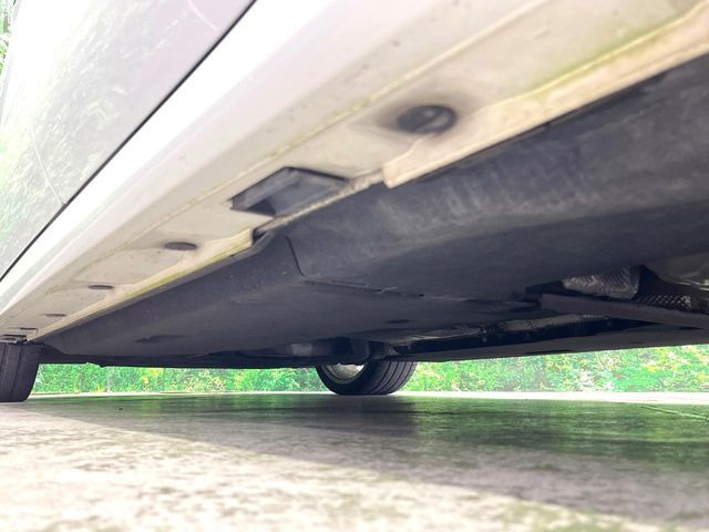 ●お車を安心してお乗りいただく為には、足回りの定期点検が欠かせません。サービスサポート(有償保証)では無料点検もご提供しており、安心のカーライフをお過ごしいただけるサポート体制が整っています。