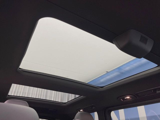 ���p�m���~�b�N�X���C�f�B���O���[�t::�唗�͂̃p�m���}���[�t�́A�㕔���Ȃɂ܂ő����Ă���A�J���I�ȋ�Ԃ����y���݂��������܂��B