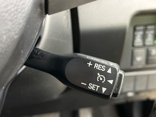 �y�N���[�Y�R���g���[���z�������H�����N���N���s�B�A�N�Z���𗣂��Ă���葬�x�ő��s���ł��A�������^�]���̕��S���y��!�����E�������ȒP�ȃX�C�b�`����Œ����ł��܂��B