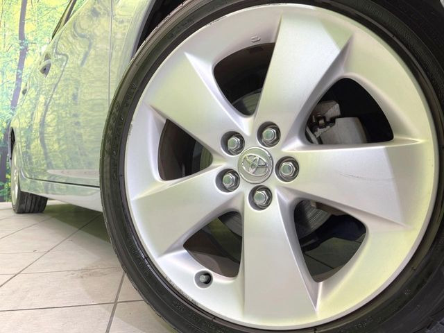 �y����17�C���`�A���~�z�C�[���z�O�ςɃ}�b�`���������A���~�z�C�[���𑕒����Ă���܂��B�e��ЊO�A���~�z�C�[����A�X�^�b�h���X�^�C�����戵�����Ă���܂��B���񂲑��k����������