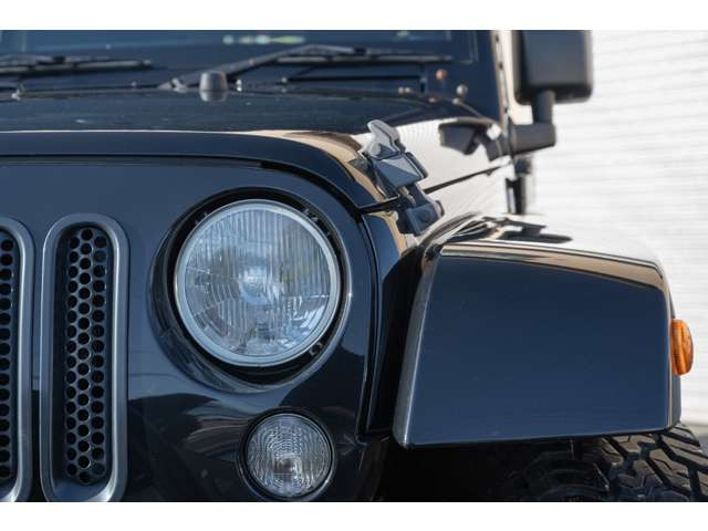 �ۖڃw�b�h���C�g��LED�ɂȂ��Ă��܂��B