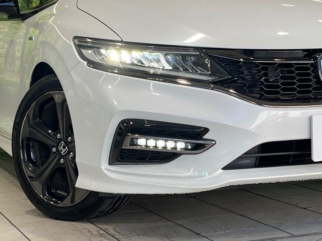 �yLED�w�b�h���C�g�z���V����ԑ��s�����ǍD�Ȏ��E���m�ۂ����S���ĉ^�]�ł��鍂�P�xLED�w�b�h���C�g�𑕔�!�_�����x�������A����d�͂��}�����Ă��܂��B