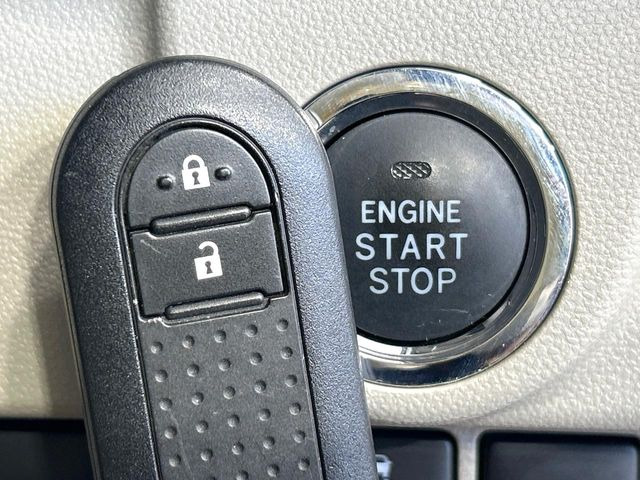 �y�A�N�Z�X�L�[&�v�b�V���X�^�[�g�z�J�o����|�P�b�g�ɓ��ꂽ�܂܂ł��h�A�̎{���E�������\�ȃX�}�[�g�L�[�𑕔��B�G���W���̃I���E�I�t�����J�M�����o���K�v�������A�{�^�����v�b�V�����邾����OK��