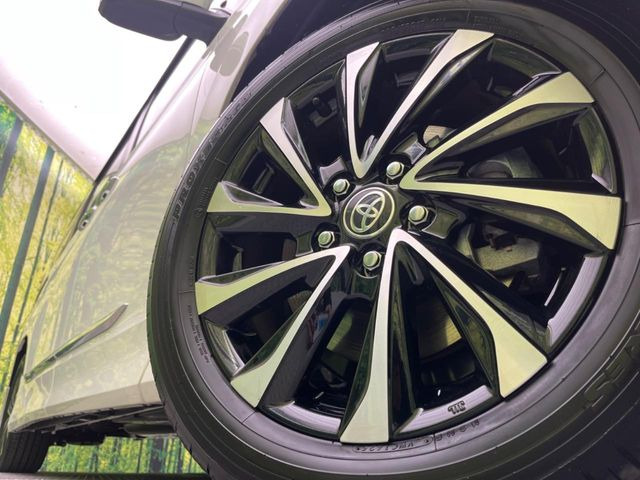 �y����17�C���`�A���~�z�C�[���z�O�ςɃ}�b�`���������A���~�z�C�[���𑕒����Ă���܂��B�e��ЊO�A���~�z�C�[����A�X�^�b�h���X�^�C�����戵�����Ă���܂��B���񂲑��k����������