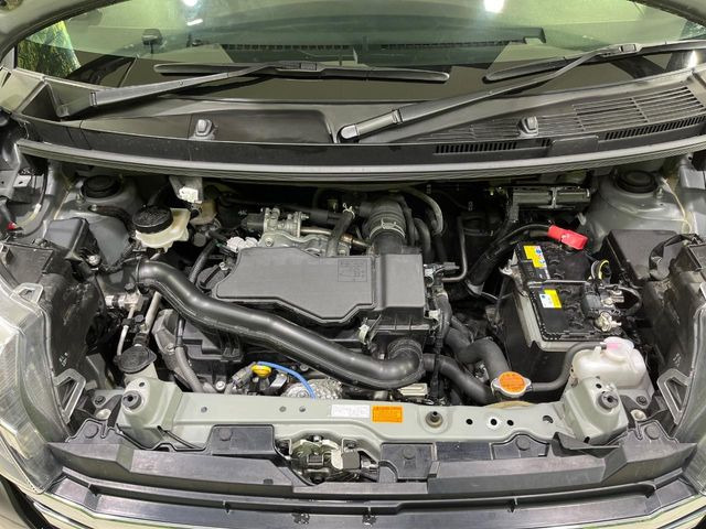 親切・丁寧な専門メカニックスタッフが応対!・車検・点検整備・事故等の修理などアフターサービスも安心。お車のカスタマイズもネクステージのサービススタッフまでご相談ください!