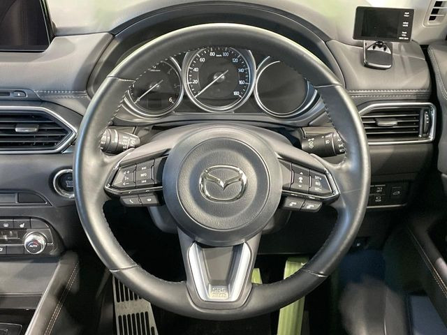 �y�����v�����X�e�A�����O�z�㎿�Ȋv���g�p���邱�ƂŁA��ɂ����������݂ƂĂ��^�]���₷���n���h���ł���