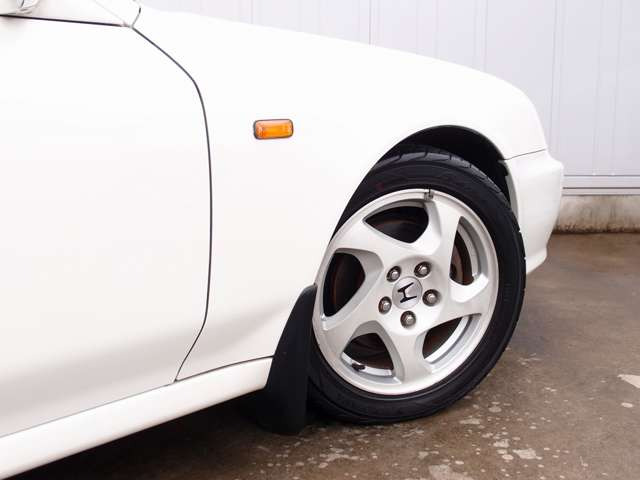 ���Ђ̓J�X�^���𓾈ӂƂ��Ă���܂��B�ԍ�����WORK�z�C�[���A�I�[�f�B�I�J�X�^���ȂǁA���[�ԑO�ɂ��q�l�̃X�^�C���ɍ����J�X�^���₨�Ԃƈꏏ�ɃI�[�g���[���ɂ��鎖���\�ƂȂ�܂��̂ł��C�y�ɂ����k������