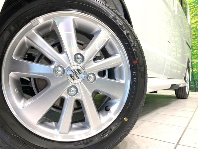 �y����14�C���`�A���~�z�C�[���z�O�ςɃ}�b�`���������A���~�z�C�[���𑕒����Ă���܂��B�e��ЊO�A���~�z�C�[����A�X�^�b�h���X�^�C�����戵�����Ă���܂��B���񂲑��k����������