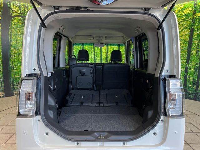 普段のお買い物や通勤、送迎等に十分な荷室スペースを確保しております。セカンドシートを倒すと、大きな荷物の積載も可能です♪