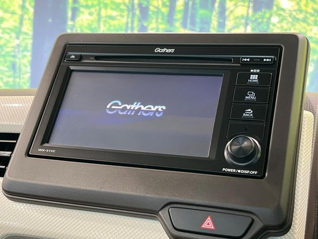 【ディスプレイオーディオ】お持ちのスマホやMP3プレイヤーとの無線接続で音楽再生が可能!コードで繋ぐわずらわしさも無く、手軽にお気に入りの音楽を楽しめます。