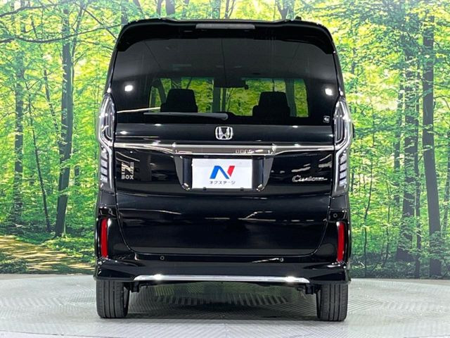 高透明度のガラス皮膜で撥水はもちろん、上質なツヤ・光沢を実現。紫外線や酸性雨から大切な愛車を保護し、色あせ・劣化を防止。「弾スプラッシュコート」、「弾プリミッサコート」からお選びいただけます。