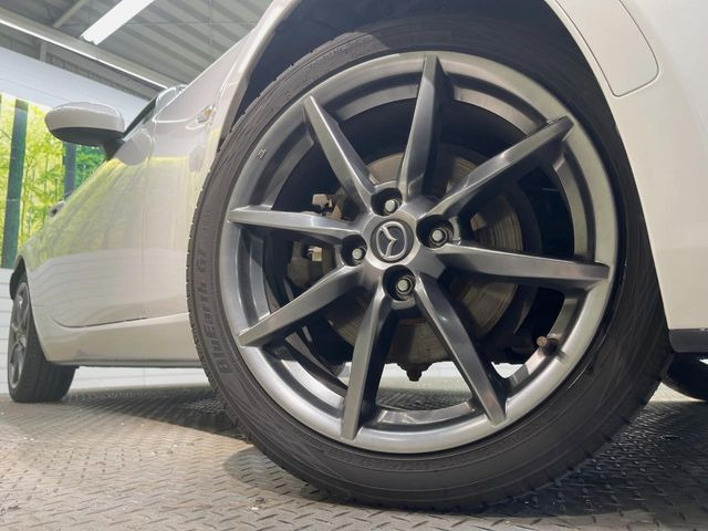 【純正17インチアルミホイール】外観にマッチした純正アルミホイールを装着しております。各種社外アルミホイールや、スタッドレスタイヤも取扱いしております。是非ご相談ください♪