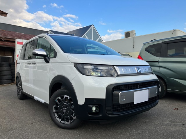 フリード1.5 e:HEV クロスター 4WD