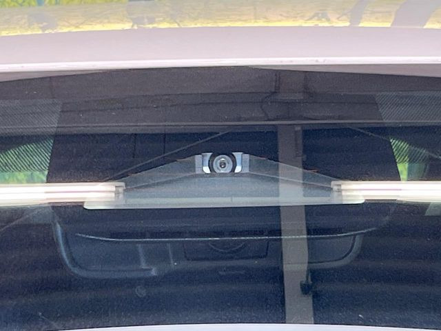 �y�g���^�Z�[�t�e�B�Z���X�z���s���ɑO���̎ԗ�����F�����A�Փ˂������Ȏ��͌x��ƃu���[�L�ŏՓˉ���Ɣ�Q�y�����A�V�X�g�B�����S�Ƀh���C�u�����y���݂��������܂��B