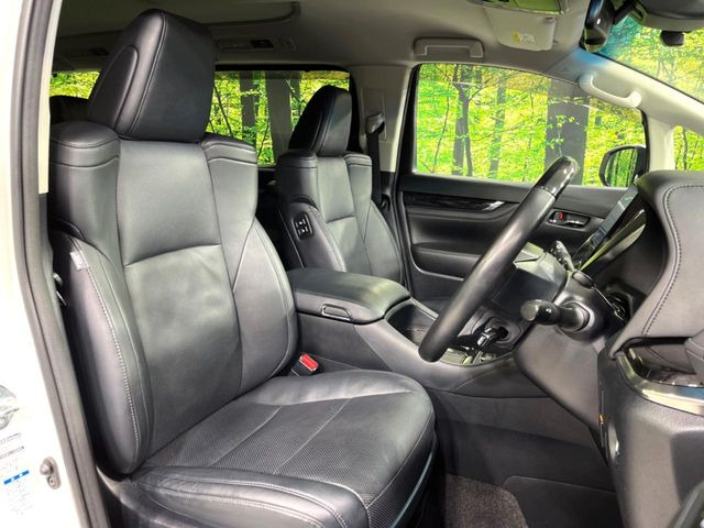 【パワーシート】スイッチ一つで簡単にシートの微調整が可能!電動だから力もいりません!快適なシートポジションにセットして、快適なドライブをお楽しみください。