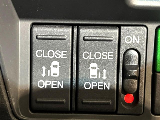 �y�����p���[�X���C�h�h�A�z�X�}�[�g�L�[��^�]�Ȃ̃X�C�b�`�Ō�ȗ����X���C�h�h�A�̊J���\���d��������͂����ăh�A���J����K�v�������A�����Ȃ��q�l�ł��ȒP�ɊJ���߂ł����K�ł���