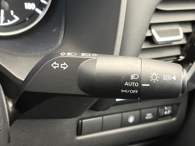 【ハイビームアシスト】夜間の安全走行に役立つ便利な機能!先行車や対向車を検知し、ハイビームとロービームを切り替えてくれます♪