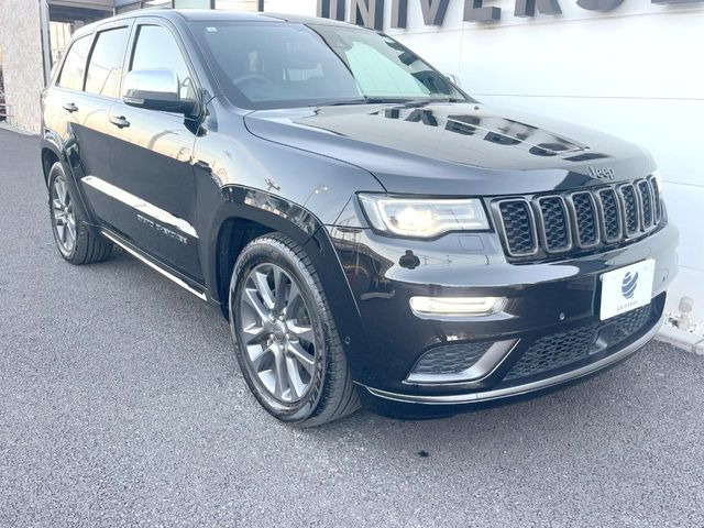 ●無料付帯の保証の他、安心の最長3年・走行無制限保証(有償)をご用意。輸入車を安心してお楽しみいただける様、保証内容も充実はもちろん、無料点検&オイル交換やロードサービスも付帯しております。