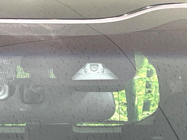 �y�z���_�Z���V���O�z���s���ɑO���̎ԗ�����F�����A�Փ˂������Ȏ��͌x��ƃu���[�L�ŏՓˉ���Ɣ�Q�y�����A�V�X�g�B�����S�Ƀh���C�u�����y���݂��������܂��B