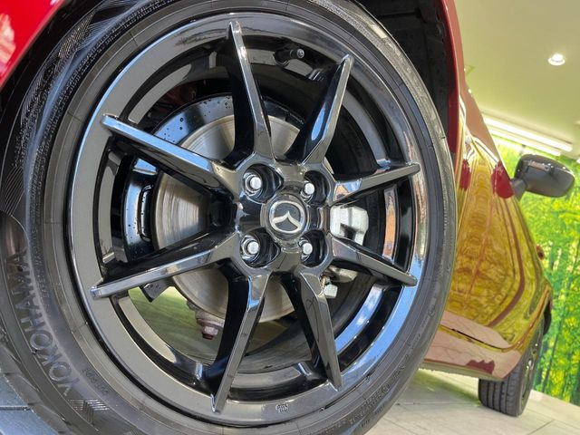 �y����16�C���`�A���~�z�C�[���z�O�ςɃ}�b�`���������A���~�z�C�[���𑕒����Ă���܂��B�e��ЊO�A���~�z�C�[����A�X�^�b�h���X�^�C�����戵�����Ă���܂��B���񂲑��k����������