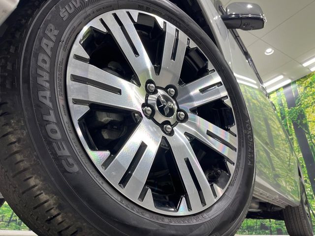 �y����18�C���`�A���~�z�C�[���z�O�ςɃ}�b�`���������A���~�z�C�[���𑕒����Ă���܂��B�e��ЊO�A���~�z�C�[����A�X�^�b�h���X�^�C�����戵�����Ă���܂��B���񂲑��k����������