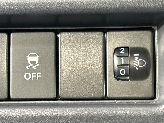 �y������h�~���u�z�ԗ��̉���������m����ƁA�����I�Ɏԗ��̐i�s������ۂ悤�Ɏԗ��𐧌䂵�܂��B�J�̓��ȂǊ���₷���H�ʏ󋵂ł����S�ȉ^�]���\�ł��B