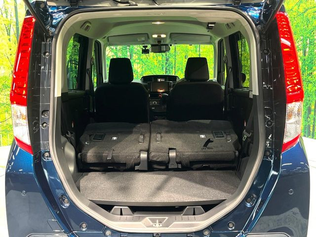 ���i�̂���������ʋ΁A���}���ɏ\���ȉ׎��X�y�[�X���m�ۂ��Ă���܂��B�Z�J���h�V�[�g��|���ƁA�傫�ȉו��̐ύڂ��\�ł���