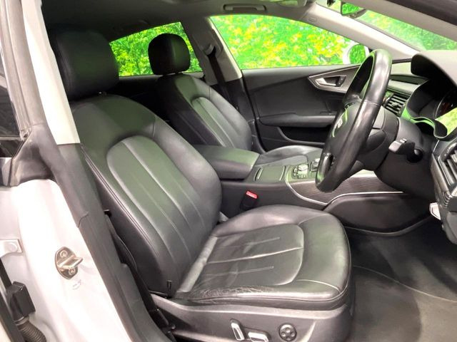 ●全席シートヒーター:高級感あふれるレザーシートに、前席・後席にシートヒーターを搭載しております。