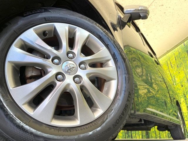 �y�����A���~�z�C�[���z�O�ςɃ}�b�`���������A���~�z�C�[���𑕒����Ă���܂��B�e��ЊO�A���~�z�C�[����A�X�^�b�h���X�^�C�����戵�����Ă���܂��B���񂲑��k����������