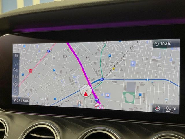 �������i�r:��̊��̂���i�r�́A����������ԓ������o���Ă���܂��BBluetooth�Đ��ȂǃI�[�f�B�I�@�\���[�����Ă���܂��̂ŁA�^�]�����y���߂܂���