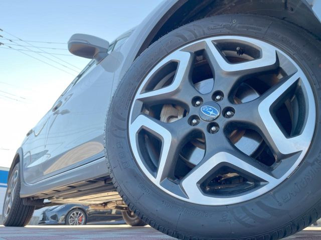 �y����18�C���`�A���~�z�C�[���z�O�ςɃ}�b�`���������A���~�z�C�[���𑕒����Ă���܂��B�e��ЊO�A���~�z�C�[����A�X�^�b�h���X�^�C�����戵�����Ă���܂��B���񂲑��k����������