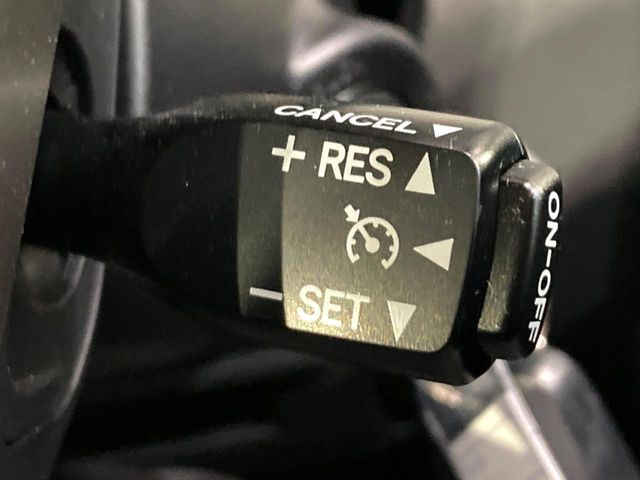 �y�N���[�Y�R���g���[���z�������H�����N���N���s�B�A�N�Z���𗣂��Ă���葬�x�ő��s���ł��A�������^�]���̕��S���y��!�����E�������ȒP�ȃX�C�b�`����Œ����ł��܂��B